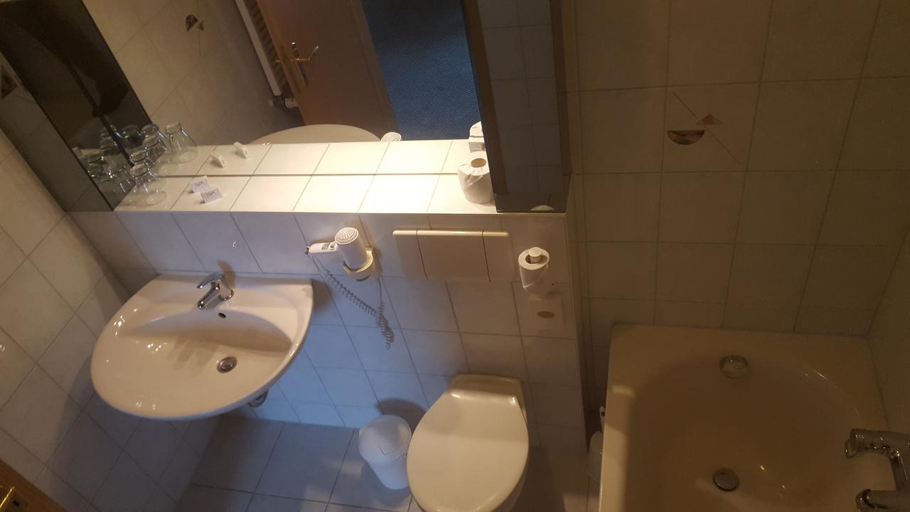 Hotel Ziegenkrug Schweriner Tor Pampow Екстер'єр фото