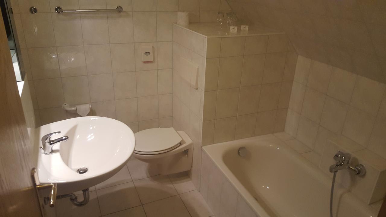 Hotel Ziegenkrug Schweriner Tor Pampow Екстер'єр фото