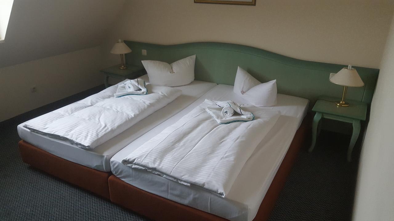 Hotel Ziegenkrug Schweriner Tor Pampow Екстер'єр фото