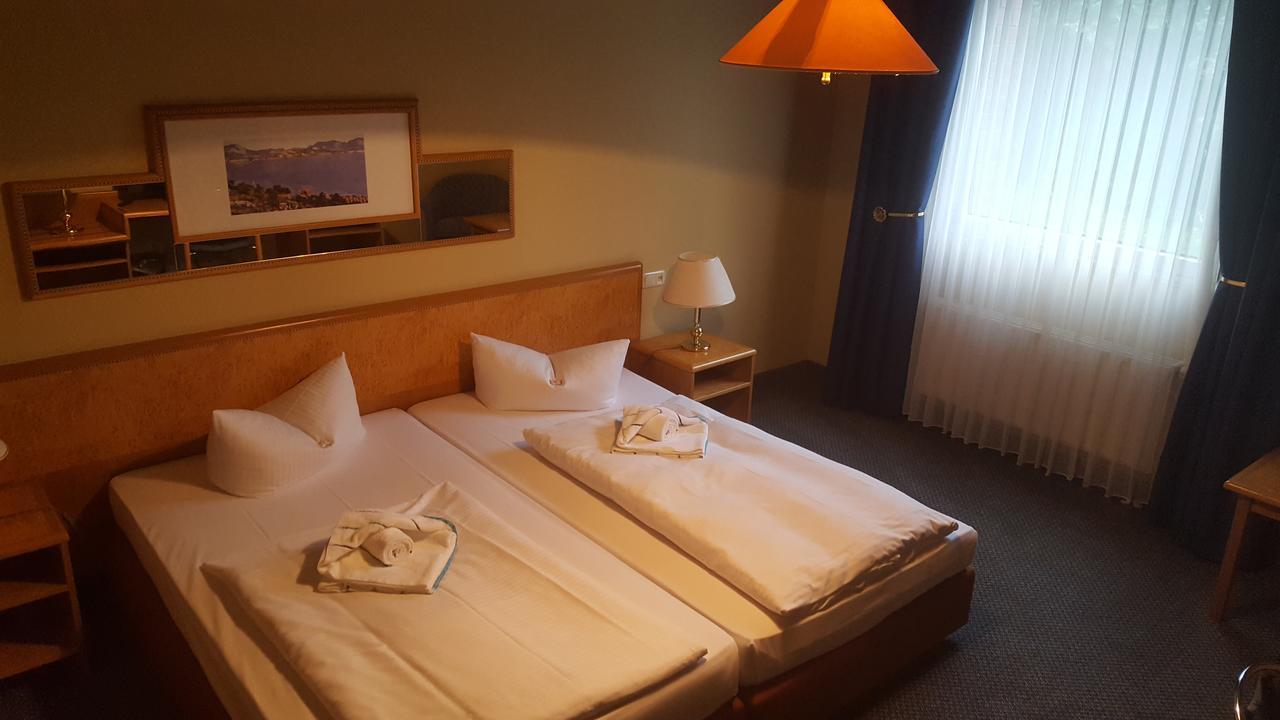 Hotel Ziegenkrug Schweriner Tor Pampow Екстер'єр фото