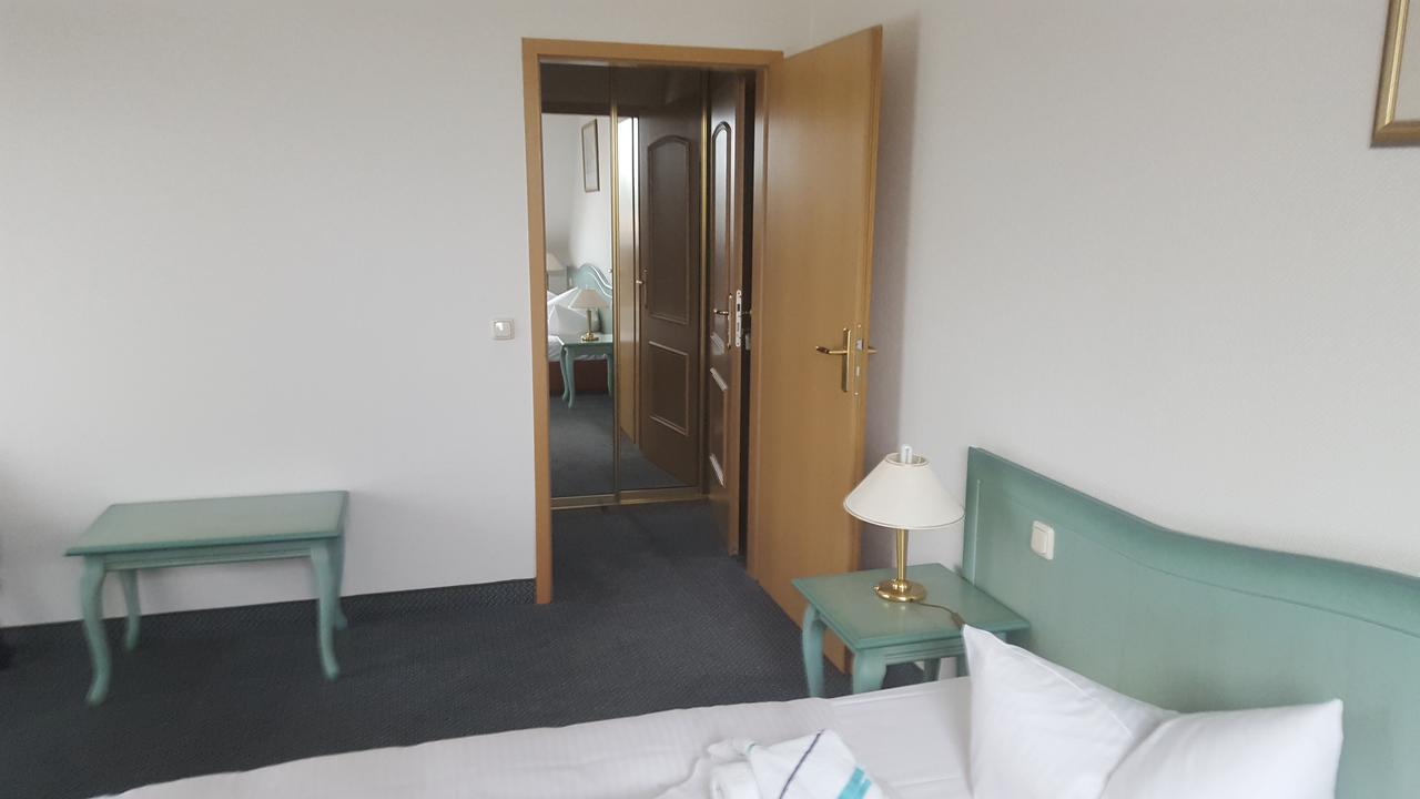 Hotel Ziegenkrug Schweriner Tor Pampow Екстер'єр фото