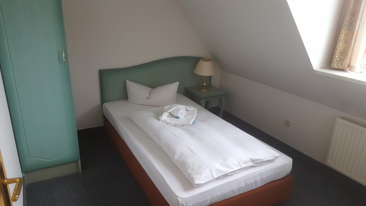 Hotel Ziegenkrug Schweriner Tor Pampow Екстер'єр фото