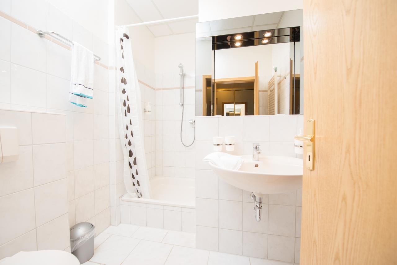 Hotel Ziegenkrug Schweriner Tor Pampow Екстер'єр фото