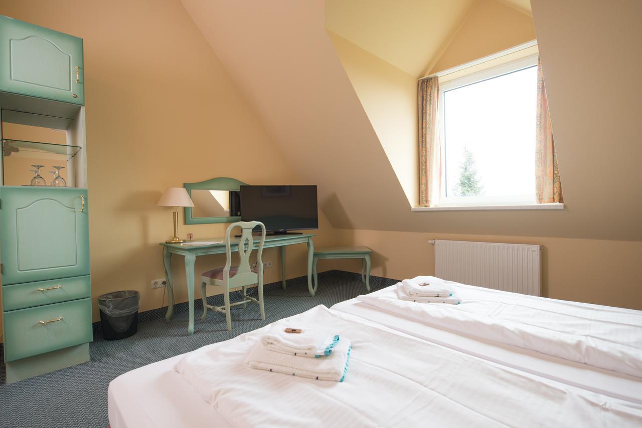 Hotel Ziegenkrug Schweriner Tor Pampow Екстер'єр фото